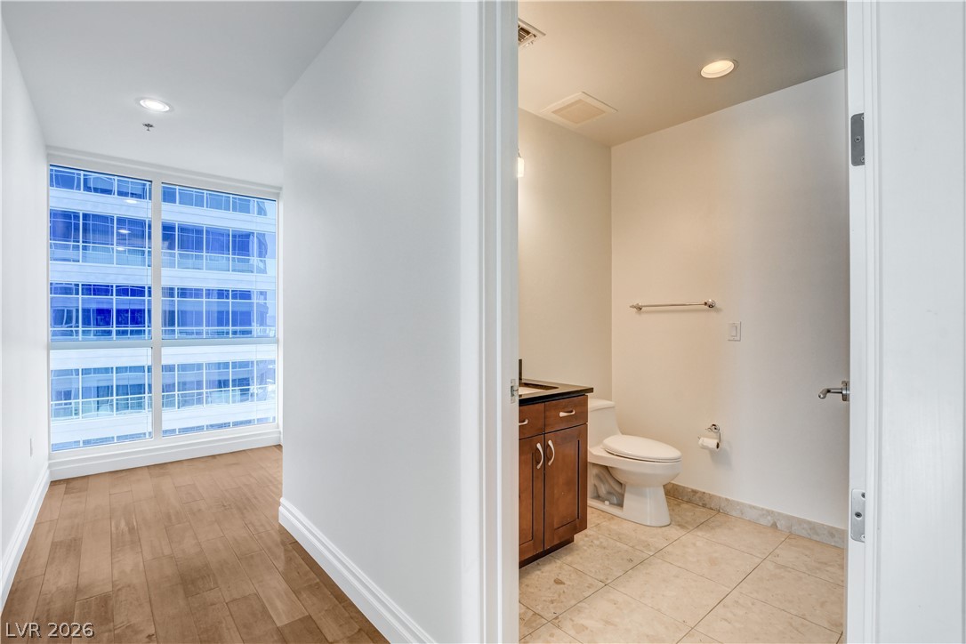4575 Dean Martin Drive 1212 Las Vegas NV 89103