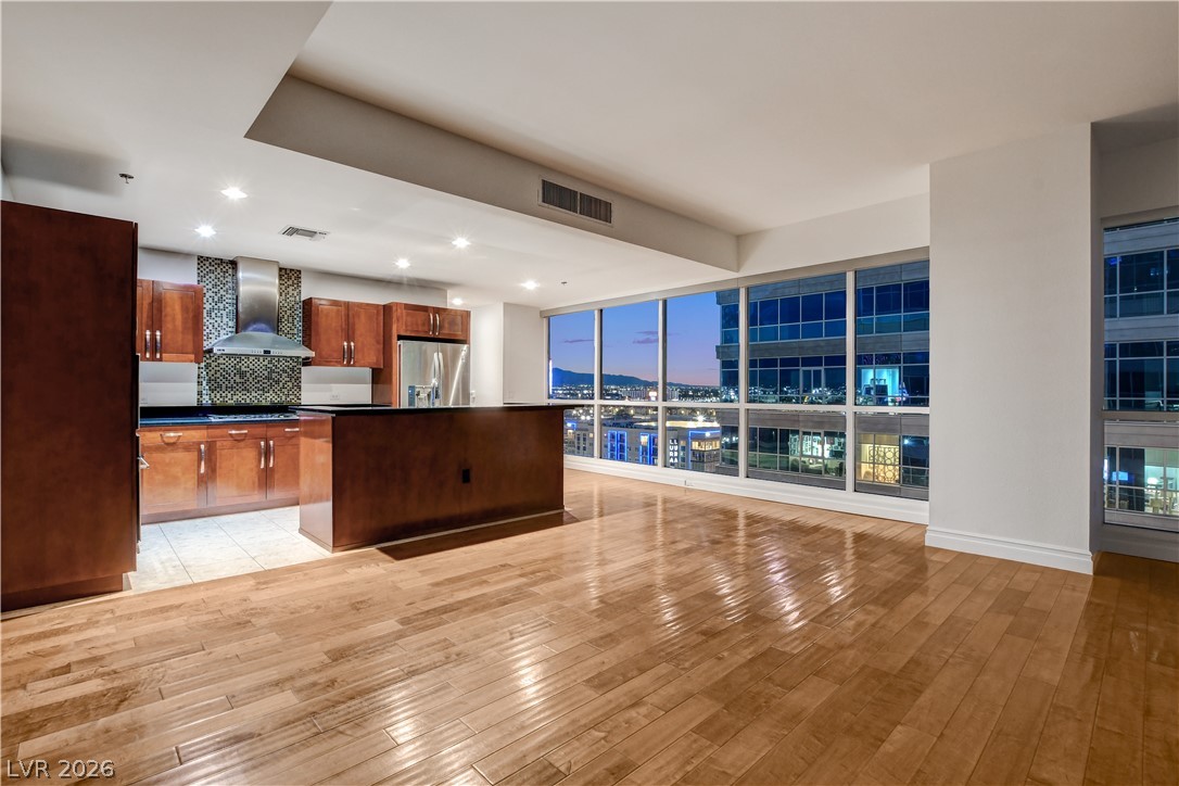 4575 Dean Martin Drive 1212 Las Vegas NV 89103