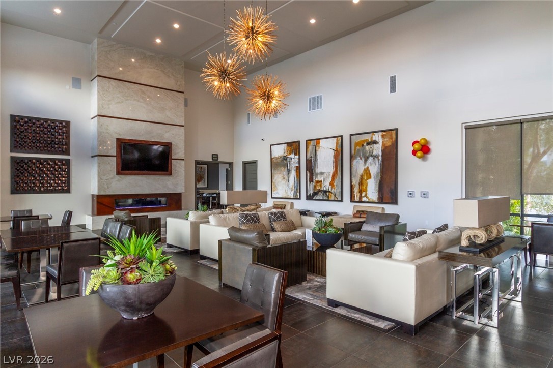 11257 Rainbow Peak Avenue 211 Las Vegas NV 89135