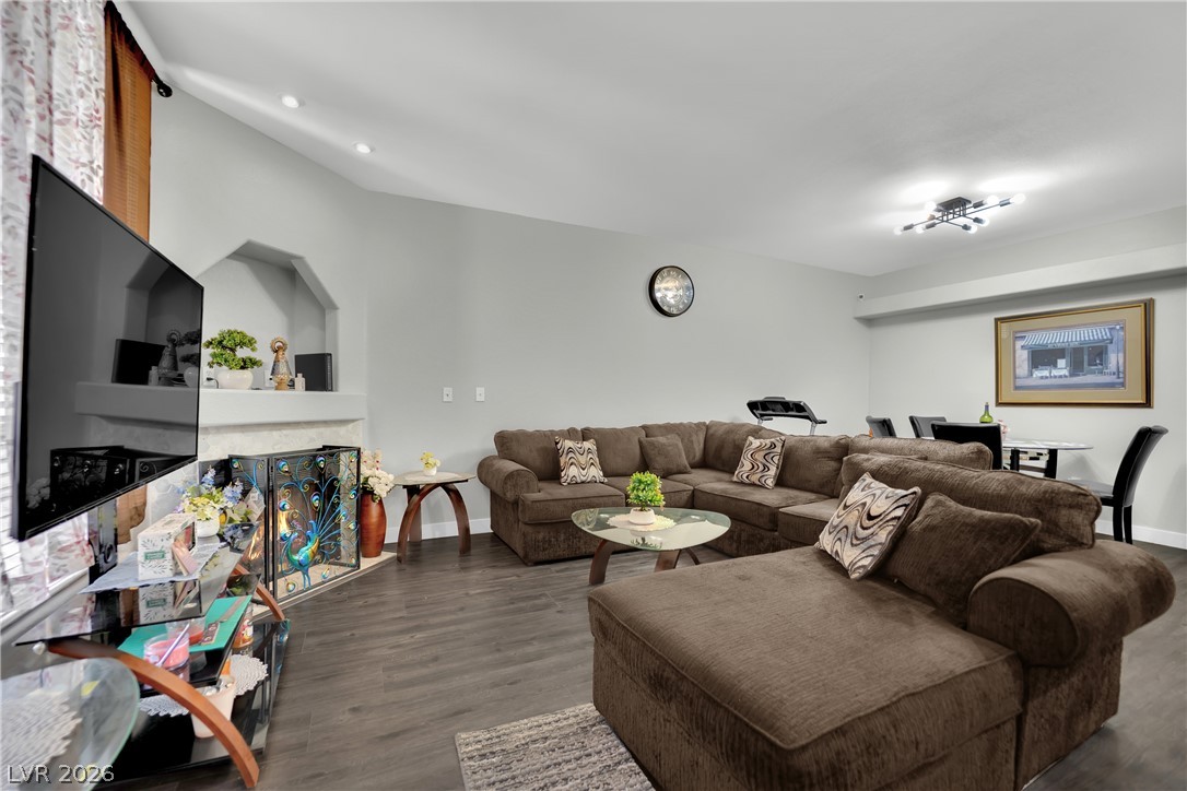 6908 Dorita Avenue 102 Las Vegas NV 89108