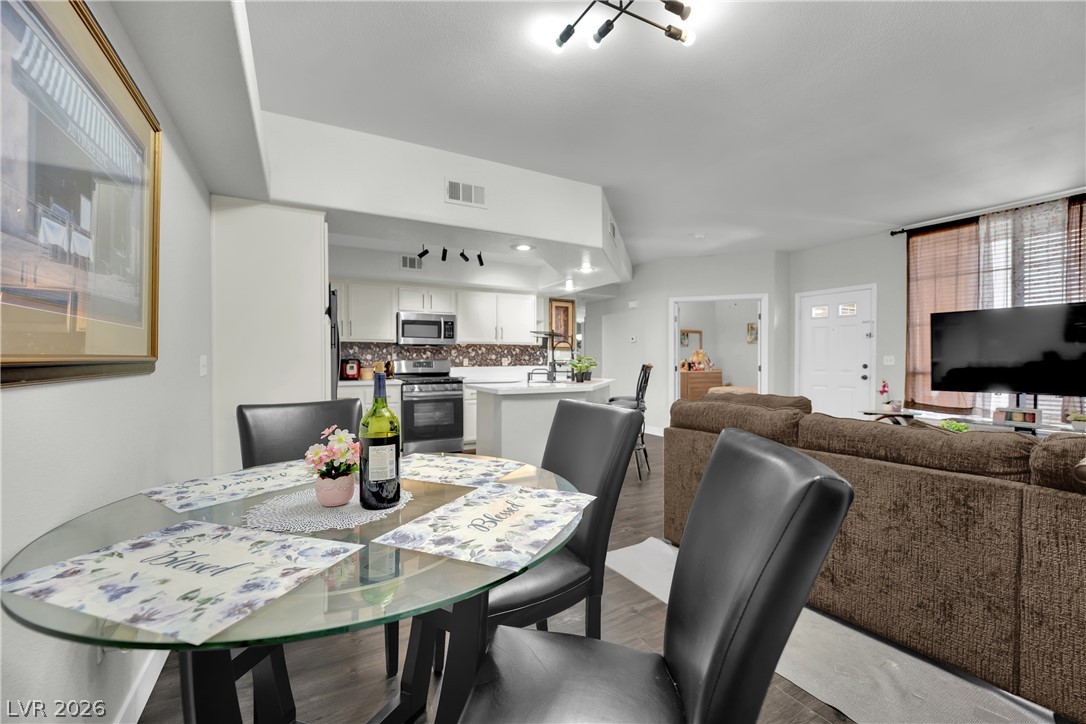 6908 Dorita Avenue 102 Las Vegas NV 89108