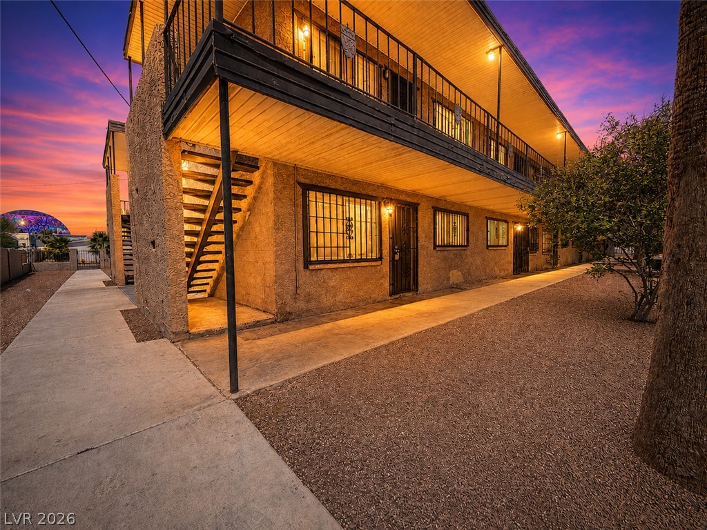 3720 Royal Crest Street 15 Las Vegas NV 89119