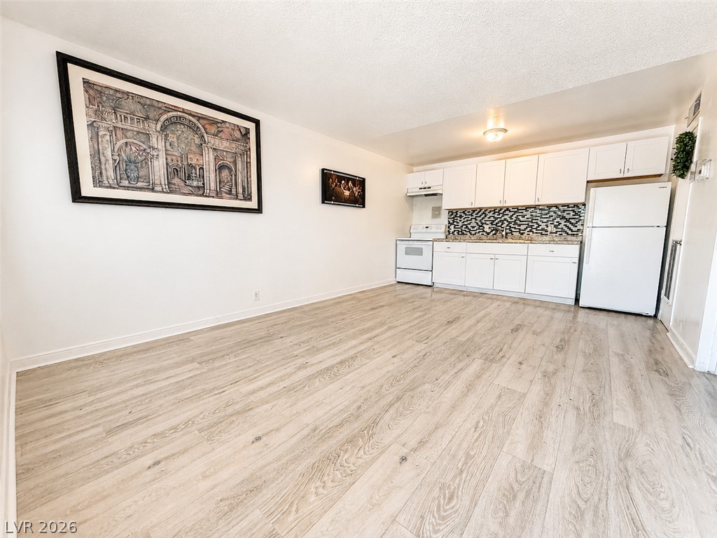 3720 Royal Crest Street 15 Las Vegas NV 89119