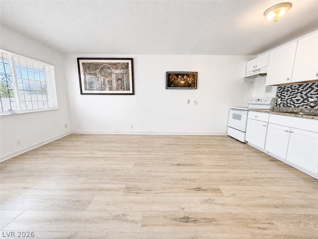 3720 Royal Crest Street 15 Las Vegas NV 89119