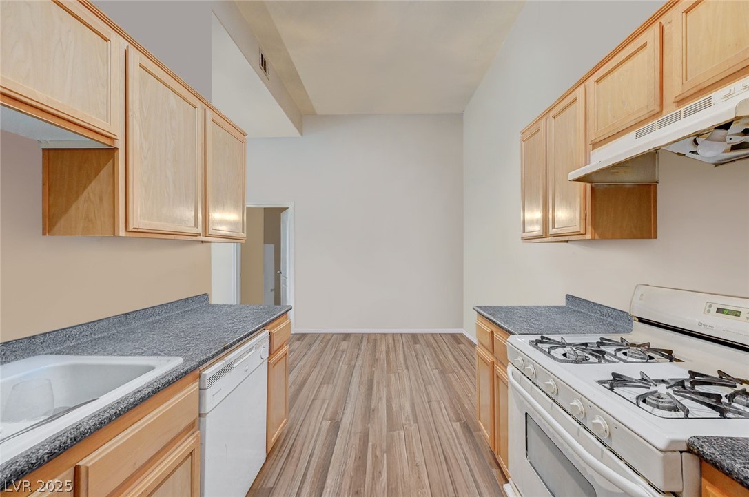 2305 West Horizon Ridge Parkway 1223 Henderson NV 89052