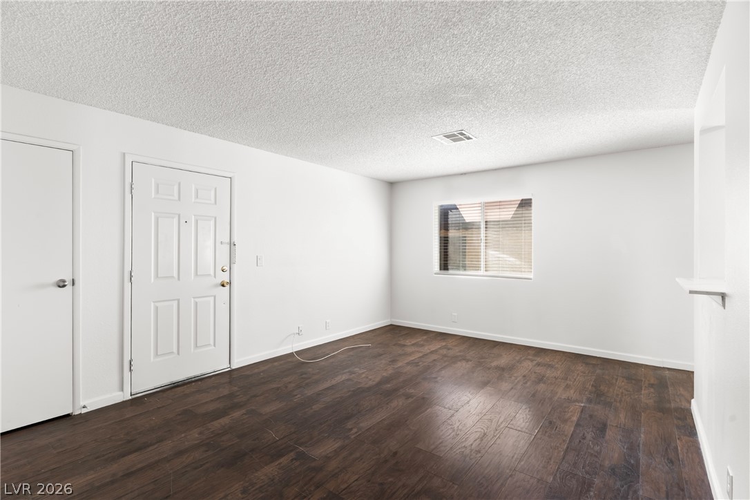 5191 Pioneer Avenue 204 Las Vegas NV 89146