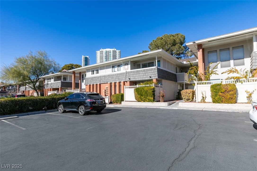 668 Oakmont Avenue 1715 Las Vegas NV 89109