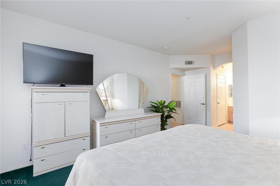 6480 Annie Oakley Drive 511 Las Vegas NV 89120