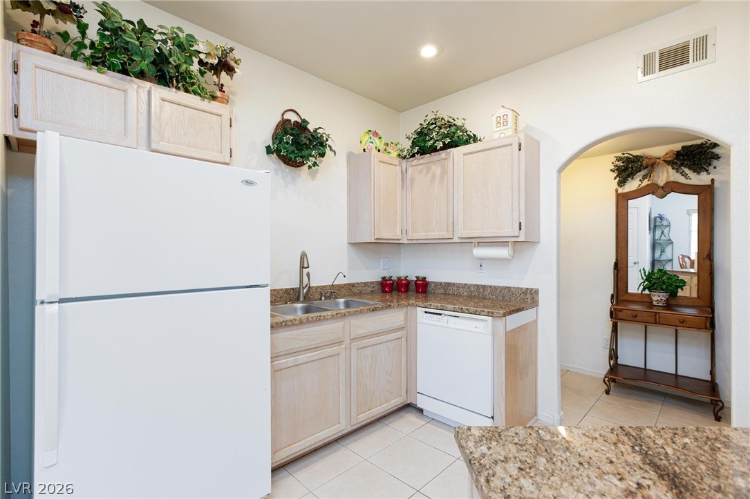 6480 Annie Oakley Drive 511 Las Vegas NV 89120