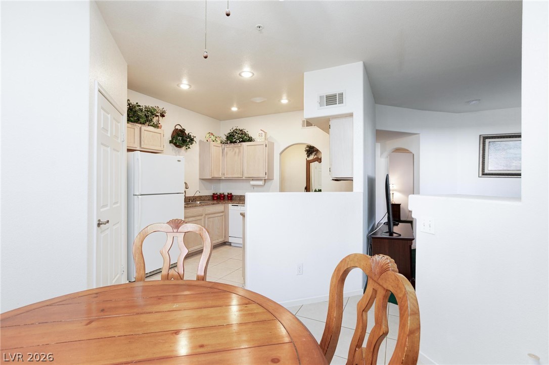 6480 Annie Oakley Drive 511 Las Vegas NV 89120