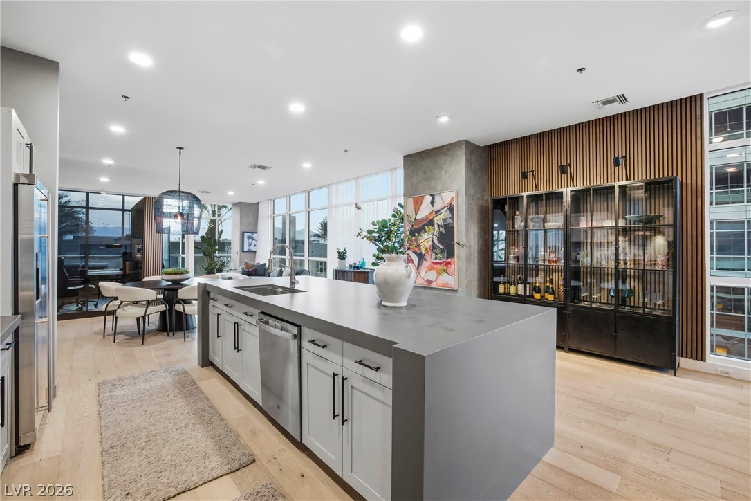 4575 Dean Martin Drive 307 Las Vegas NV 89103
