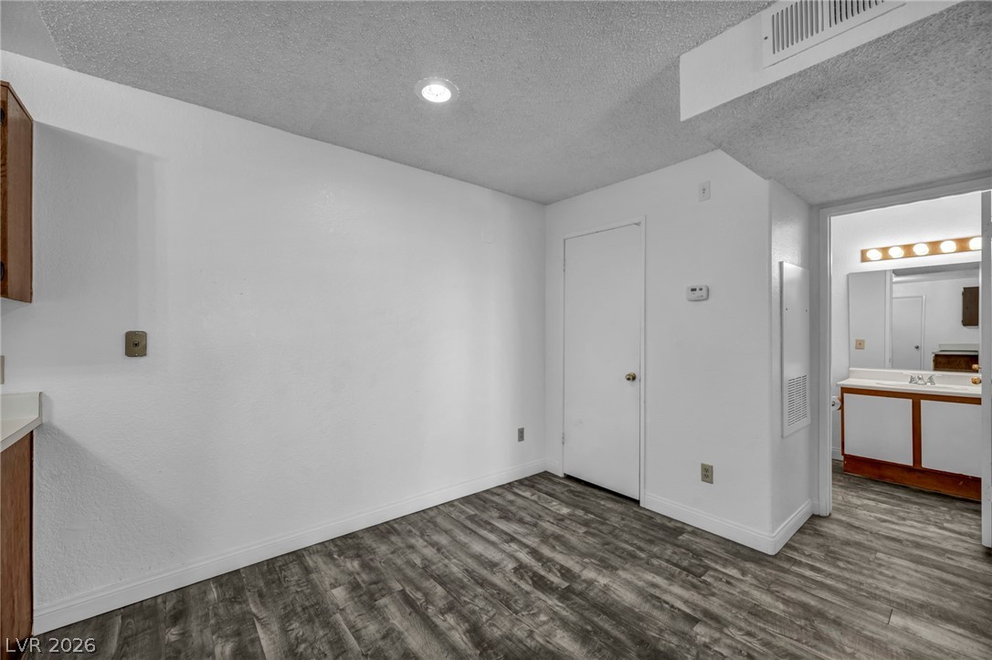 220 Mission Newport Lane 208 Las Vegas NV 89107
