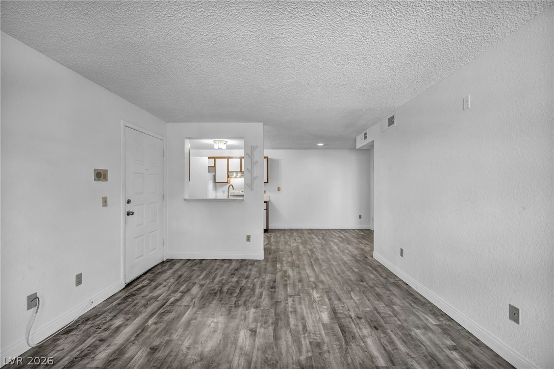 220 Mission Newport Lane 208 Las Vegas NV 89107