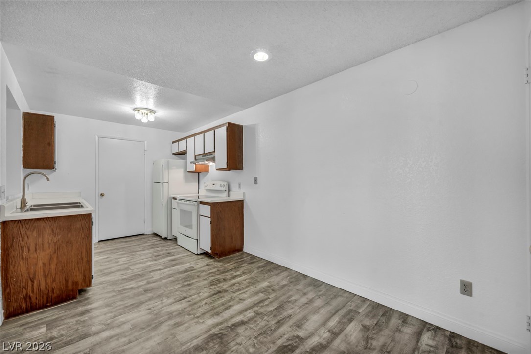 220 Mission Newport Lane 208 Las Vegas NV 89107