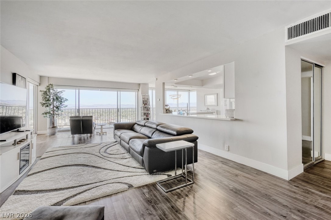 3111 Bel Air Drive 21f Las Vegas NV 89109