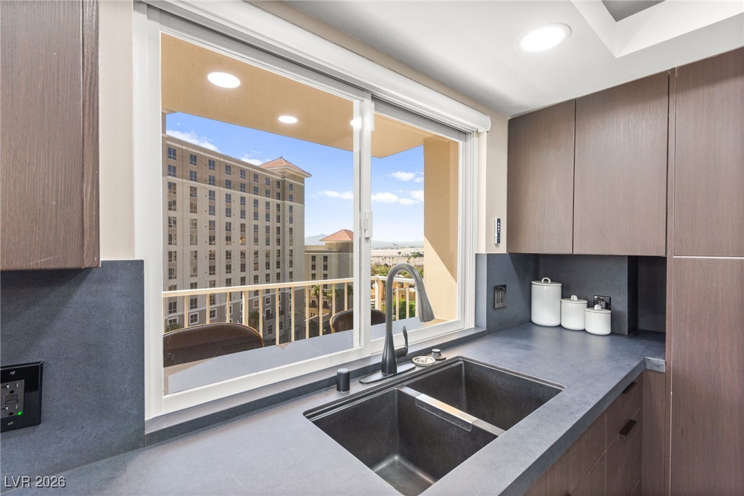 205 East Harmon Avenue 1012 Las Vegas NV 89169