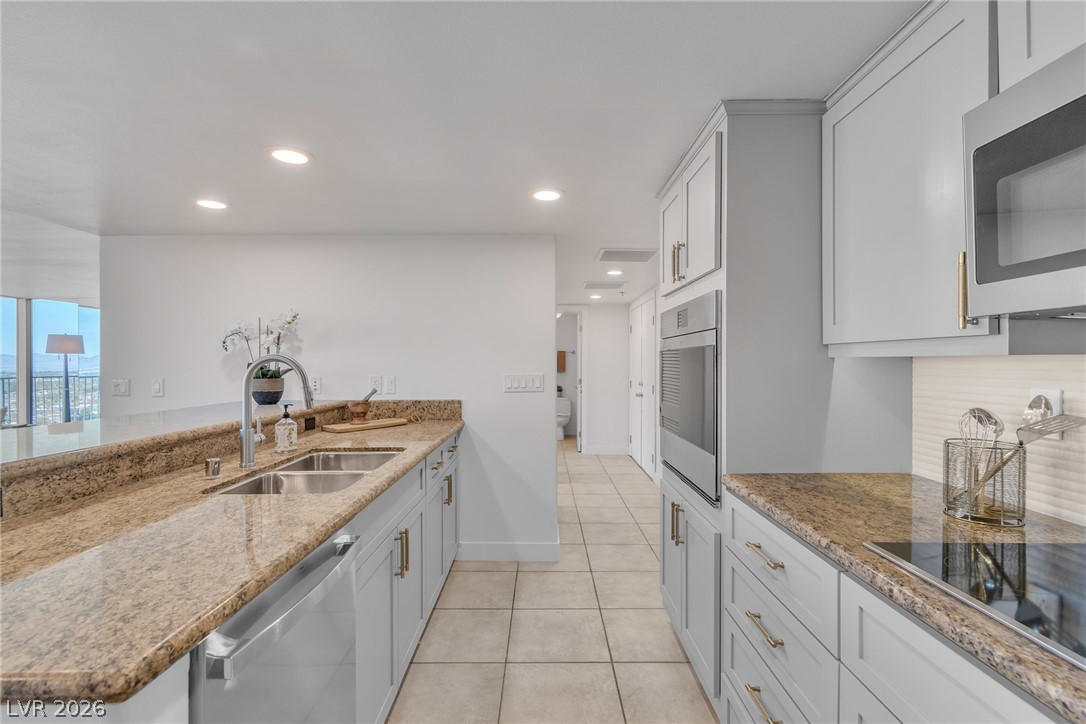 3111 Bel Air Drive 18b Las Vegas NV 89109