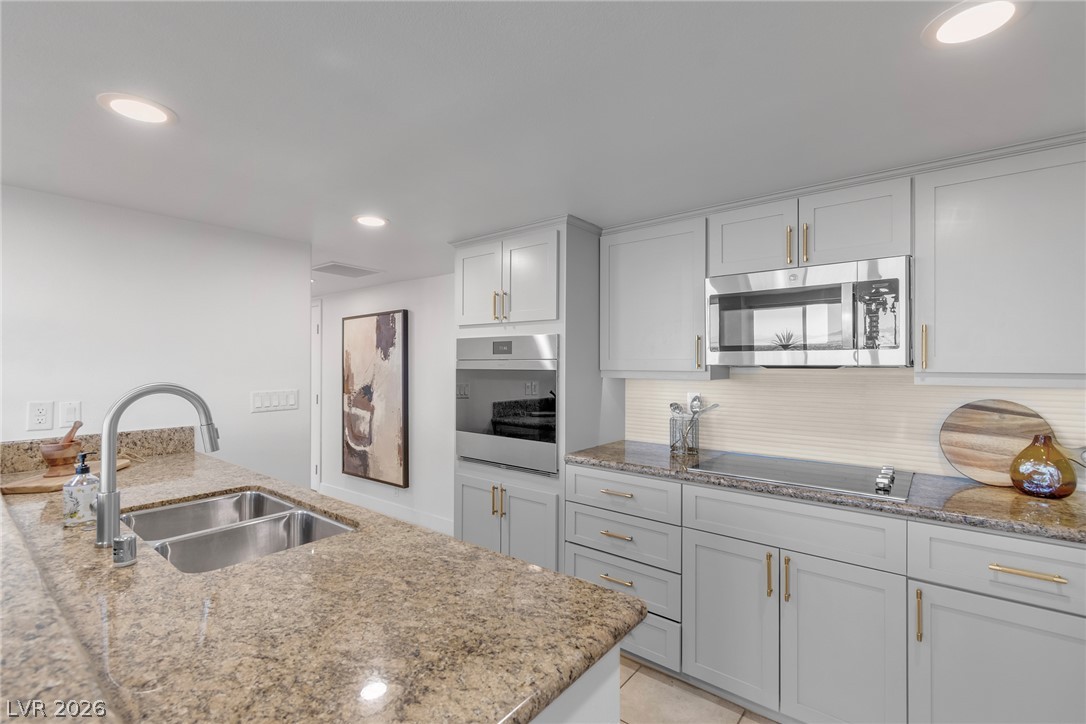 3111 Bel Air Drive 18b Las Vegas NV 89109
