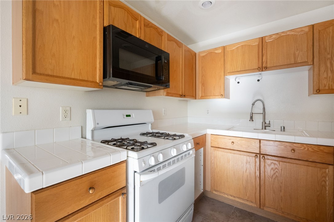 325 Amber Pine Street 205 Las Vegas NV 89144