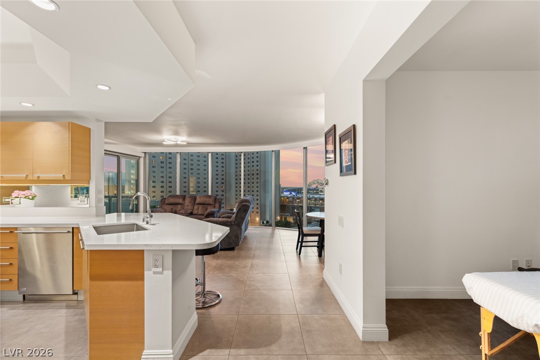 222 Karen Avenue 708 Las Vegas NV 89109