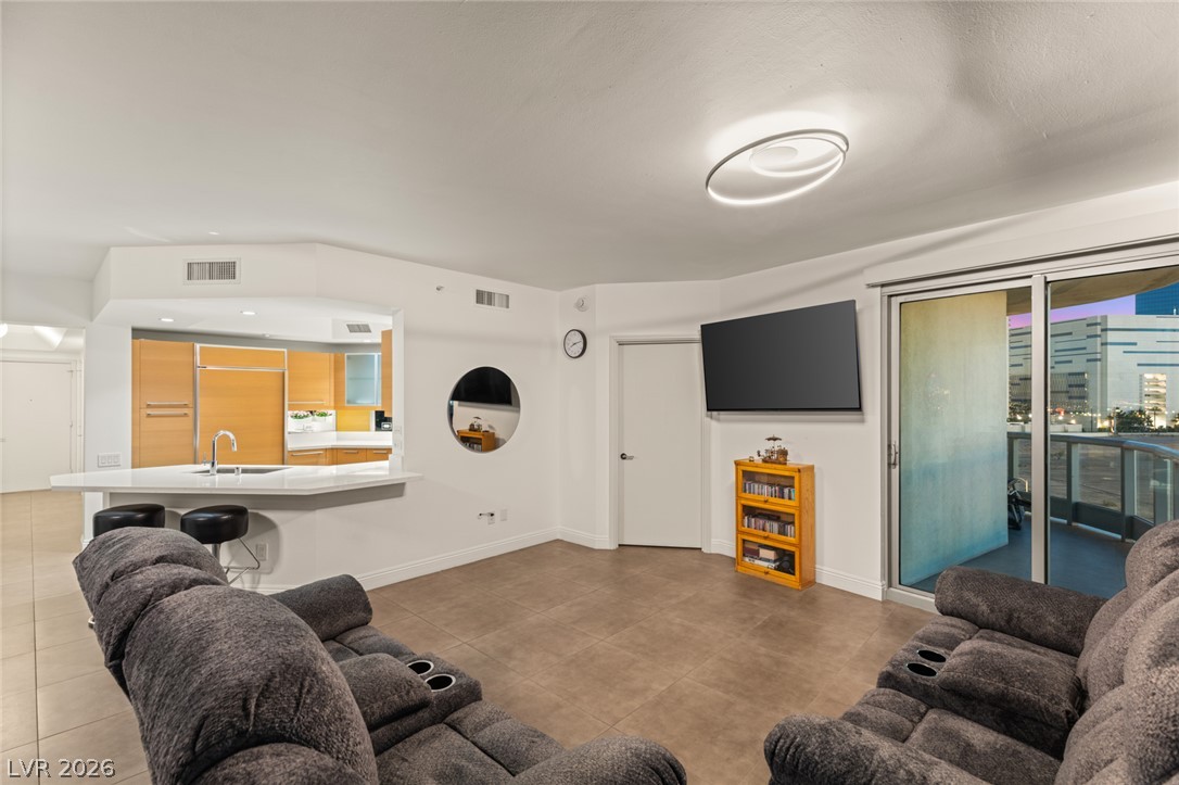 222 Karen Avenue 708 Las Vegas NV 89109