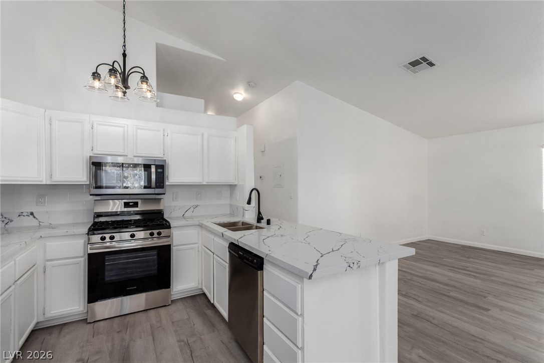 2110 Los Feliz Street 2015 Las Vegas NV 89156