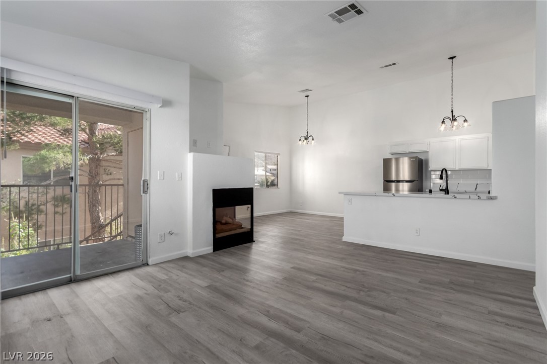 2110 Los Feliz Street 2015 Las Vegas NV 89156