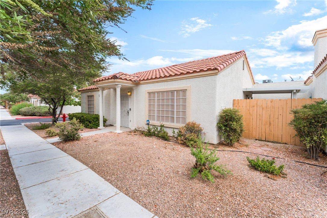 5401 Geneive Lane 101 Las Vegas NV 89108