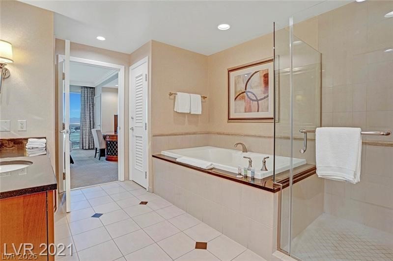 125 East Harmon Avenue 2814/2816 Las Vegas NV 89109