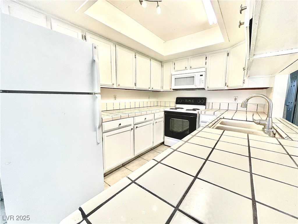 5086 Jeffreys Street 201 Las Vegas NV 89119