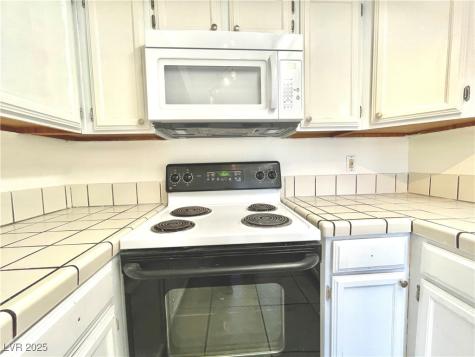 5086 Jeffreys Street 201 Las Vegas NV 89119