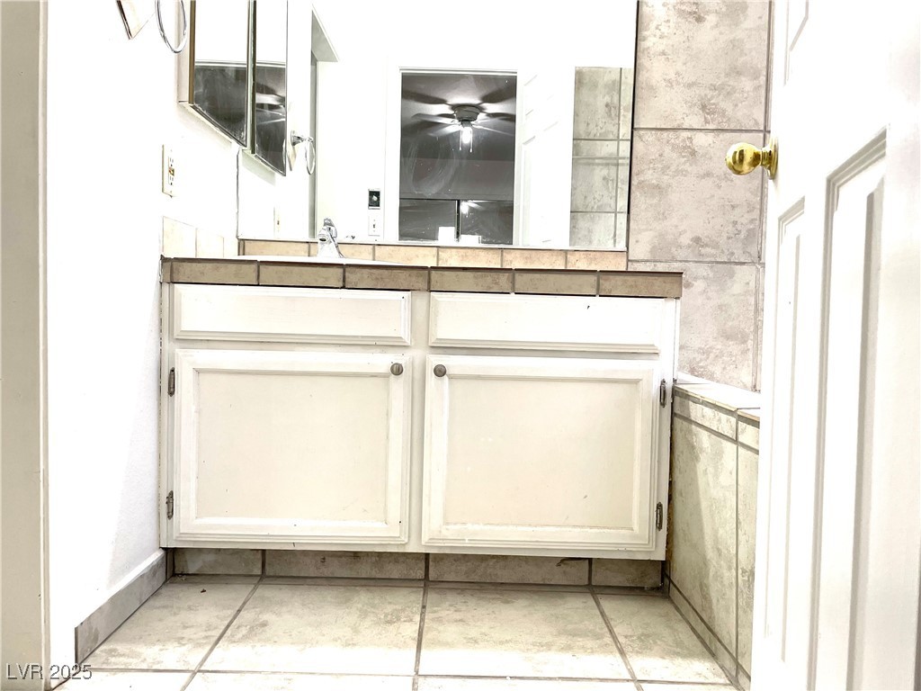 5086 Jeffreys Street 201 Las Vegas NV 89119