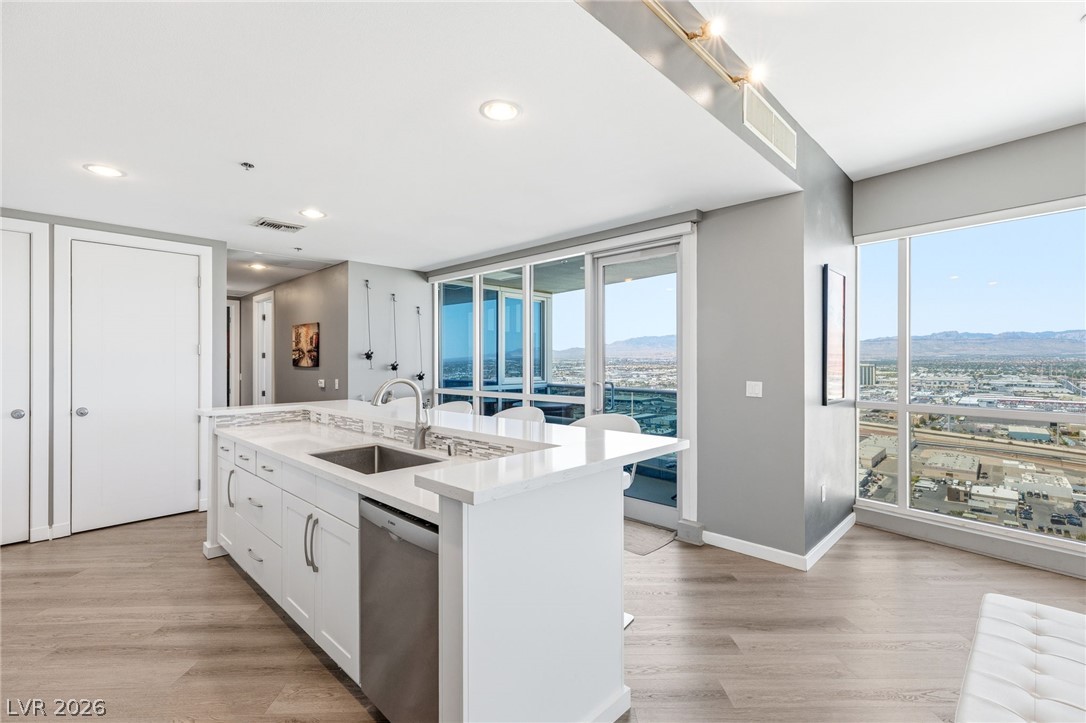 4575 Dean Martin Drive 2908 Las Vegas NV 89103