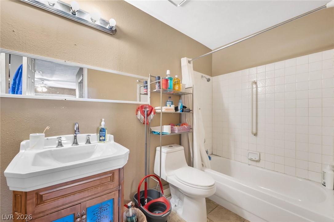 5821 Medallion Drive 102 Las Vegas NV 89122