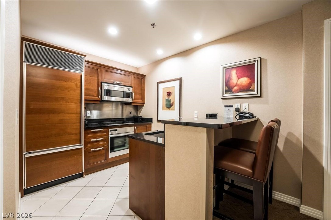 135 East Harmon Avenue 1901 & 1903 Las Vegas NV 89109