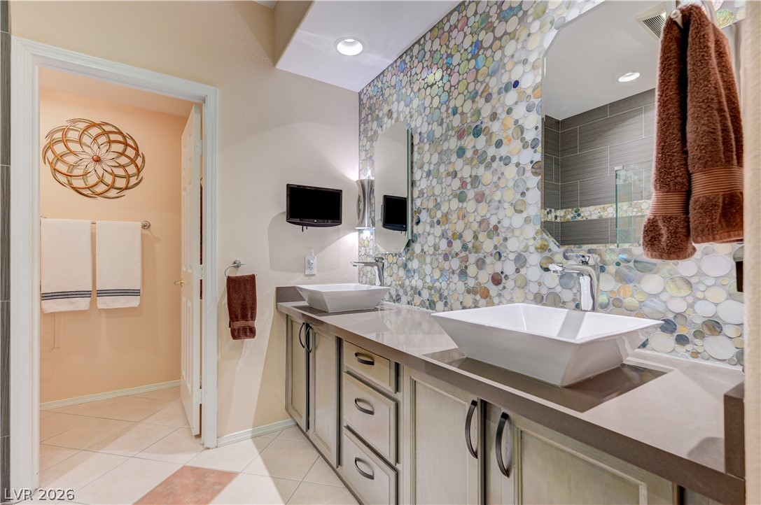 10800 Amber Ridge Drive 203 Las Vegas NV 89144