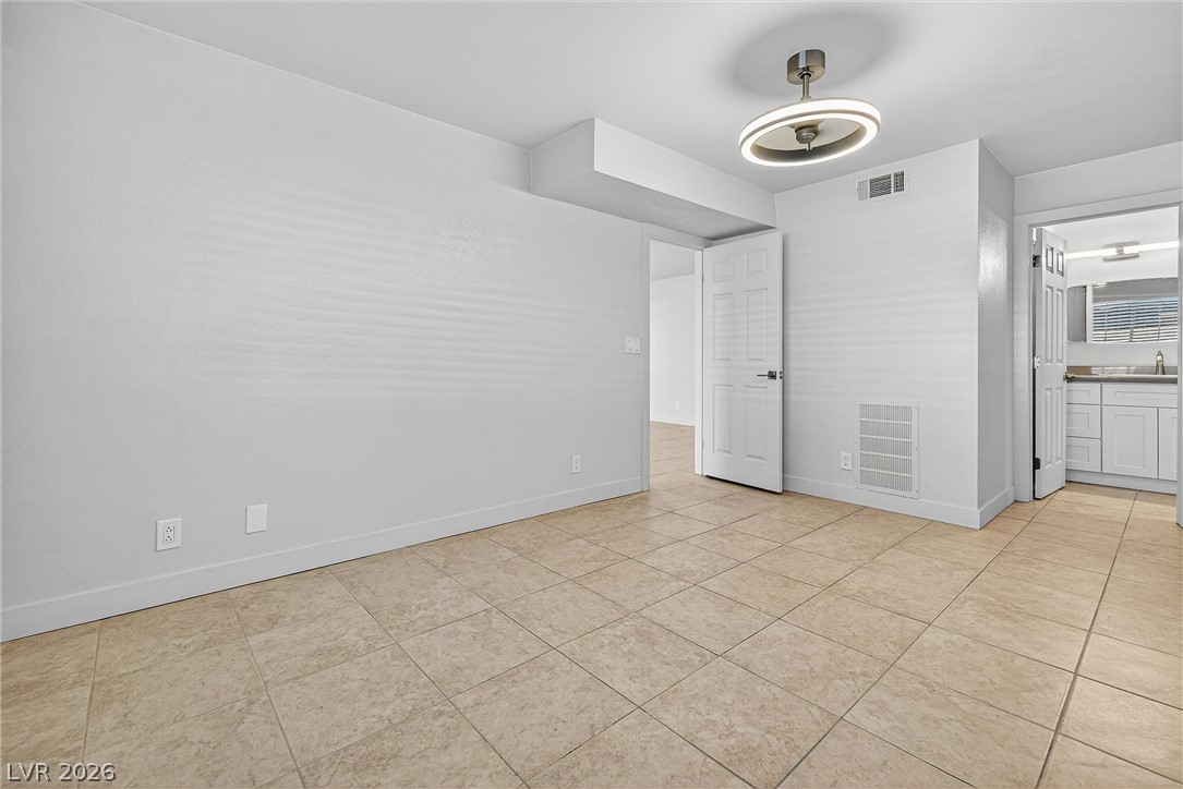 5330 Rod Court 102 Las Vegas NV 89122