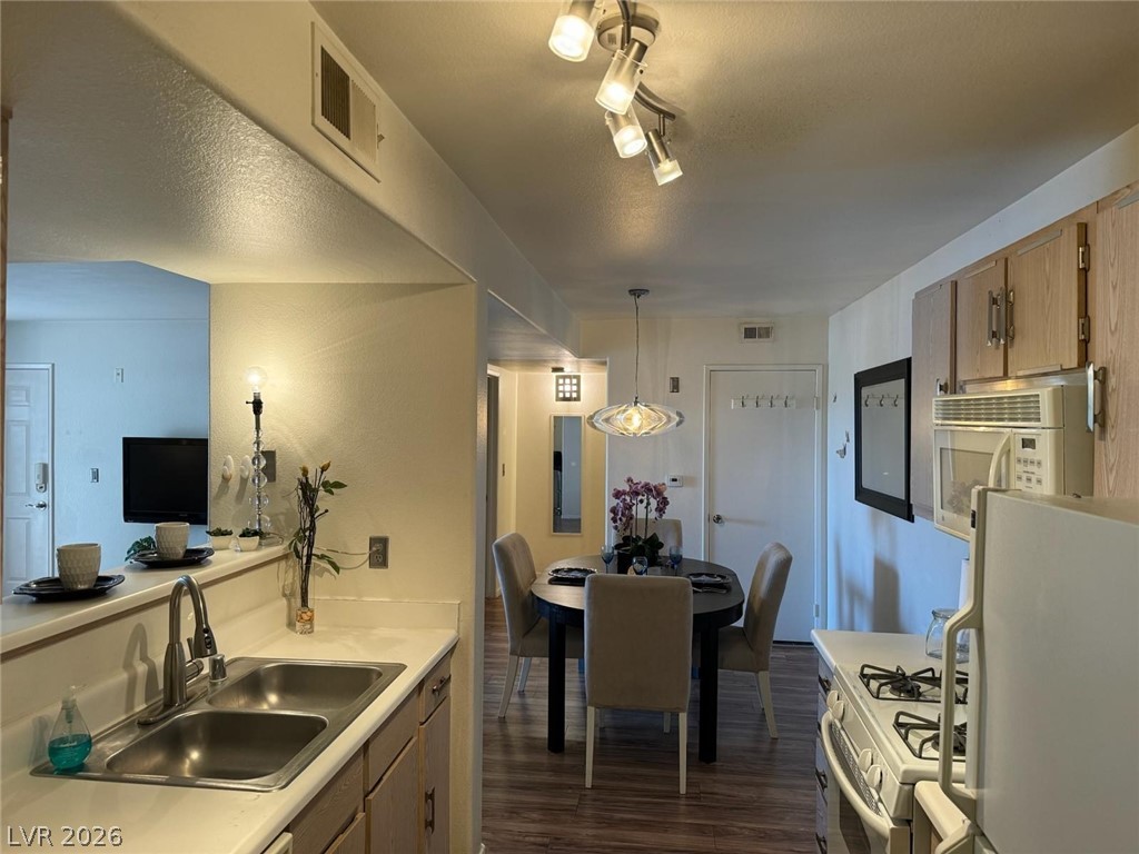 7885 West Flamingo Road 1002 Las Vegas NV 89147