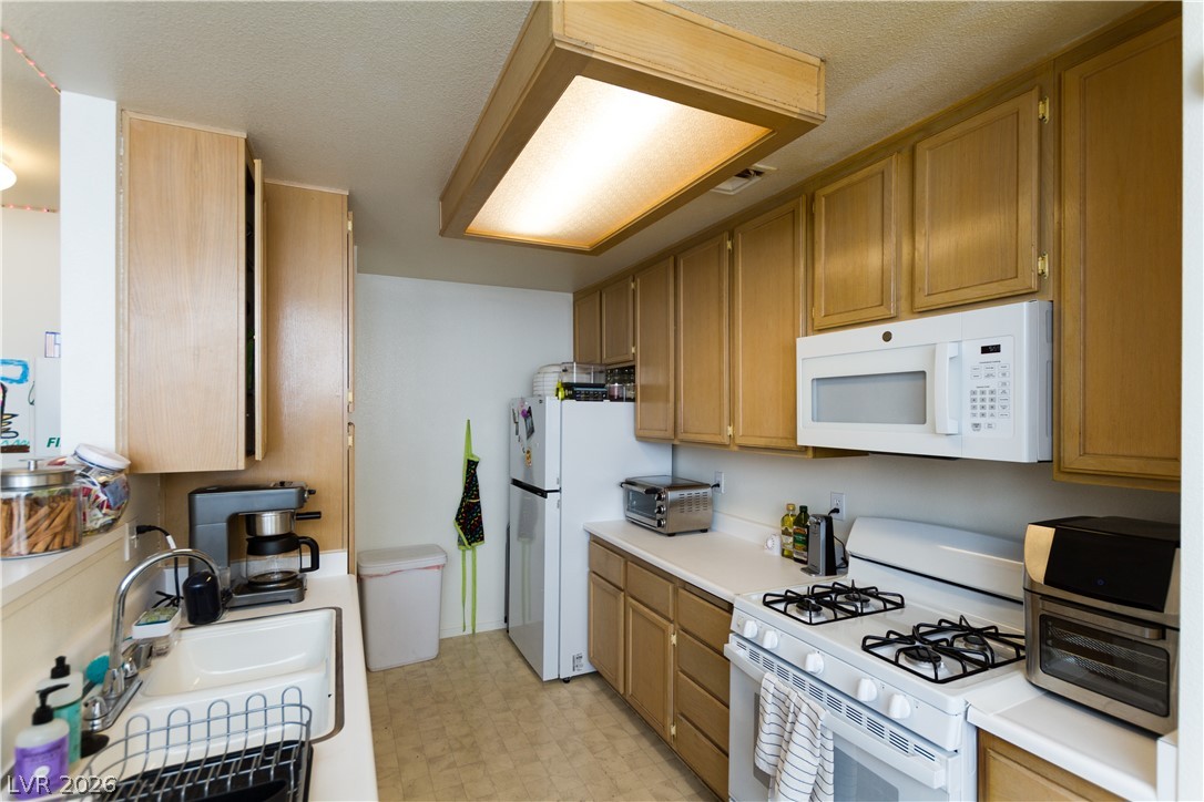 4861 South Torrey Pines Drive 106 Las Vegas NV 89103