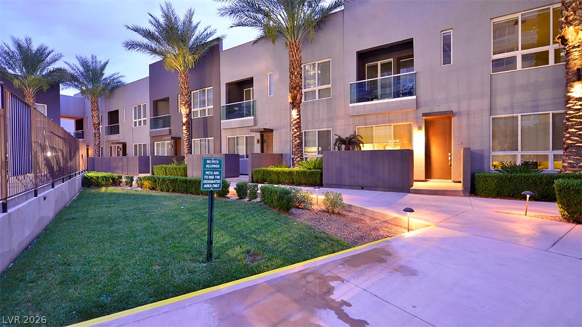 4575 Dean Martin Drive 708 Las Vegas NV 89103