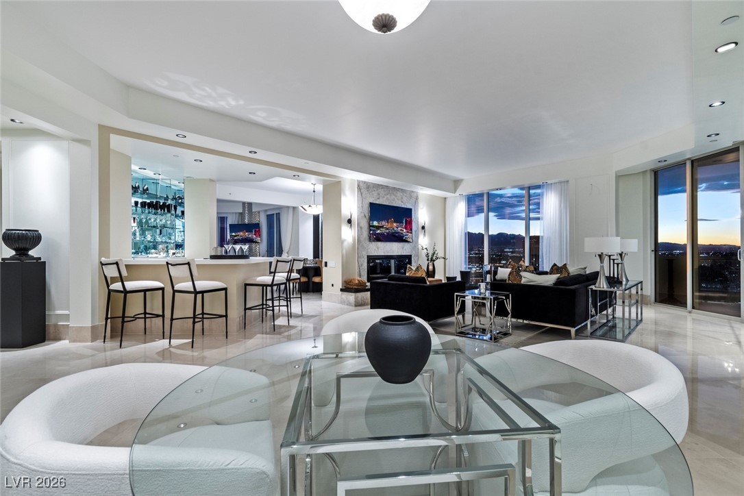 2747 Paradise Road 3404 Las Vegas NV 89109