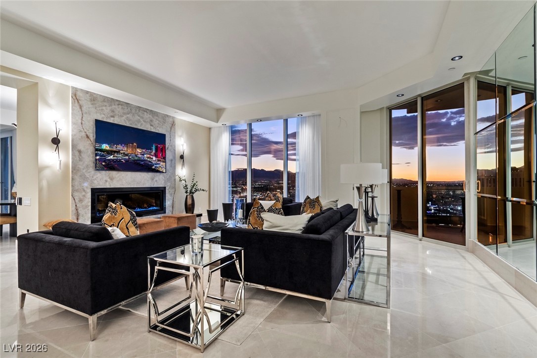 2747 Paradise Road 3404 Las Vegas NV 89109