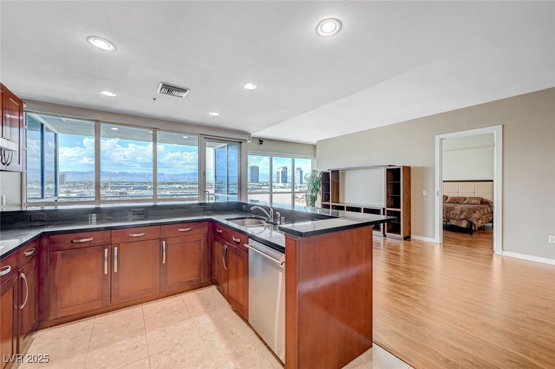 4575 Dean Martin Drive 806 Las Vegas NV 89103