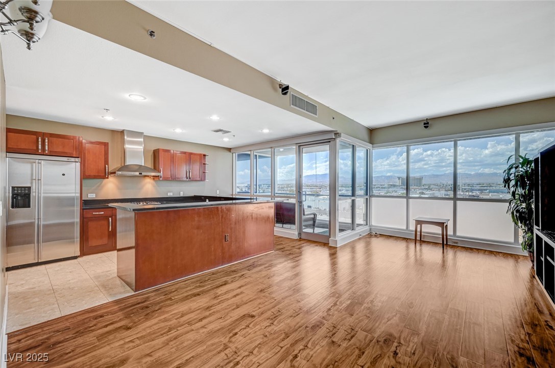 4575 Dean Martin Drive 806 Las Vegas NV 89103