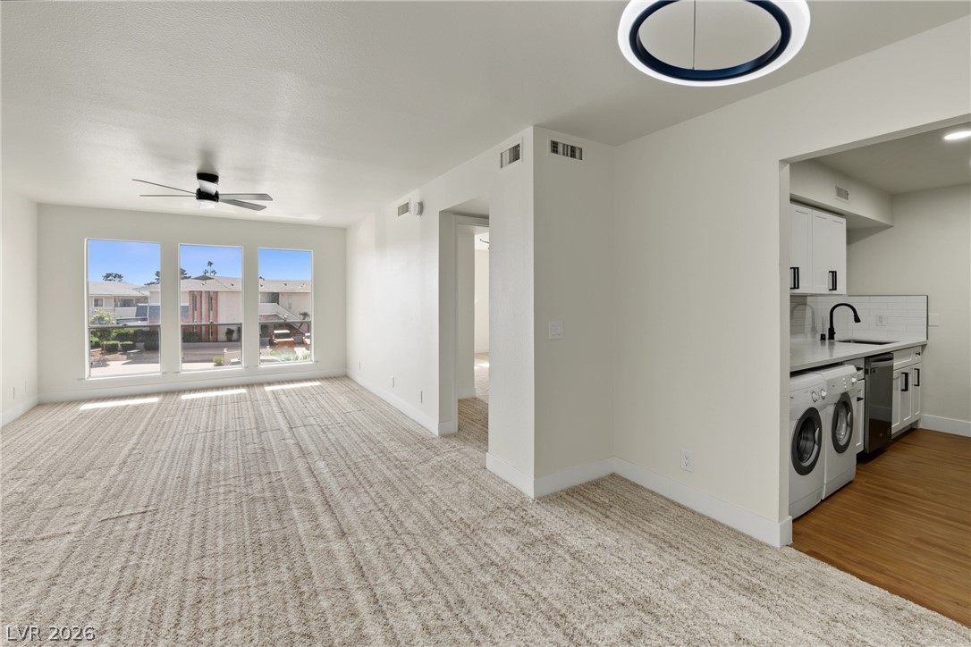 668 Oakmont Avenue 1706 Las Vegas NV 89109