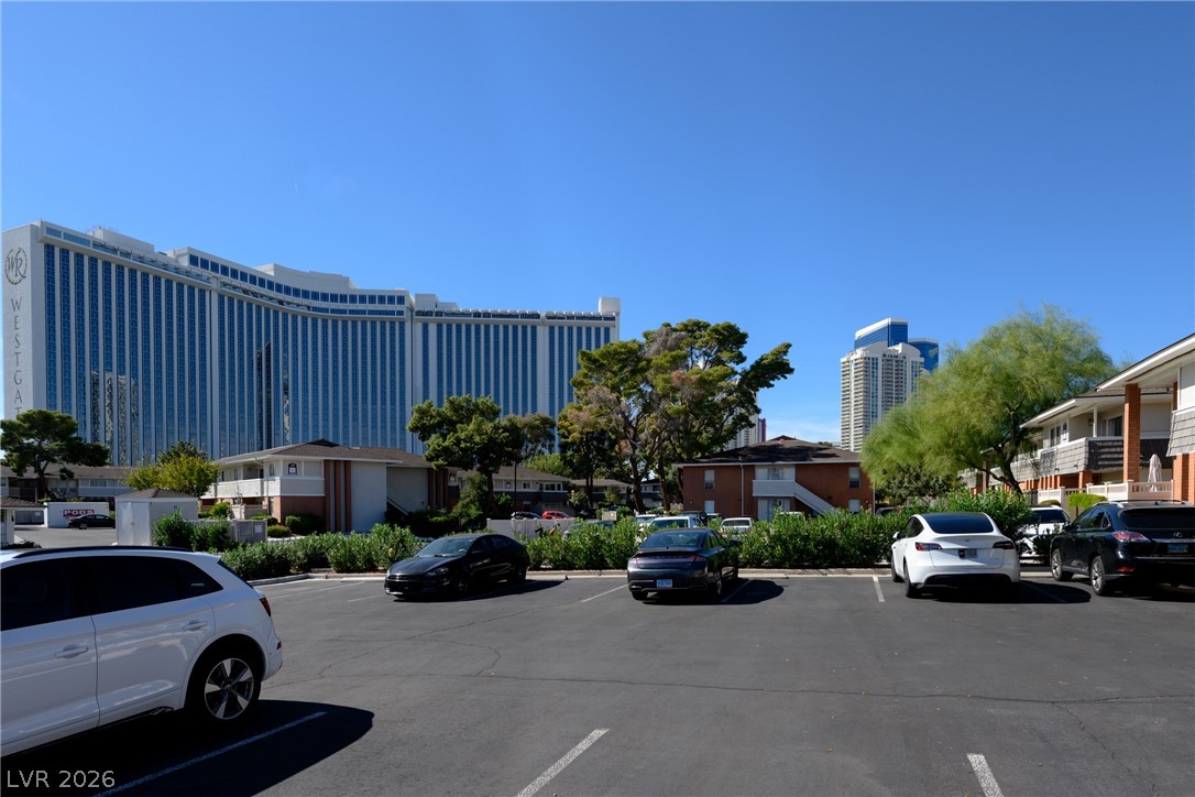 668 Oakmont Avenue 1706 Las Vegas NV 89109