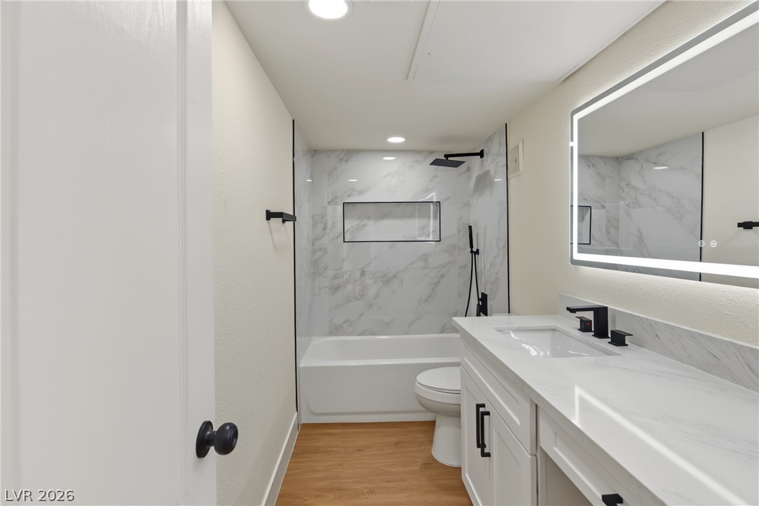 668 Oakmont Avenue 1706 Las Vegas NV 89109