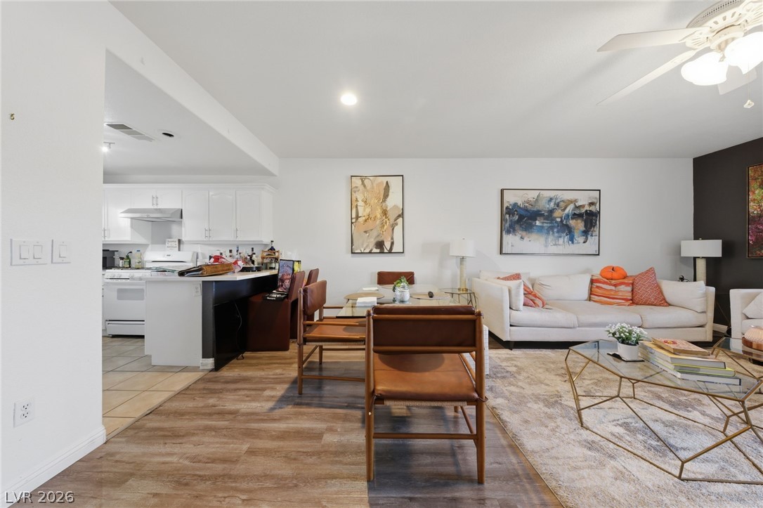 10553 Pine Glen Avenue 104 Las Vegas NV 89144