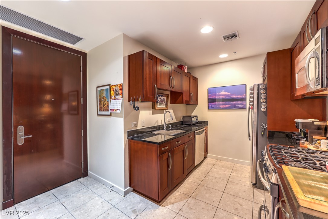4525 Dean Martin Drive 802 Las Vegas NV 89103