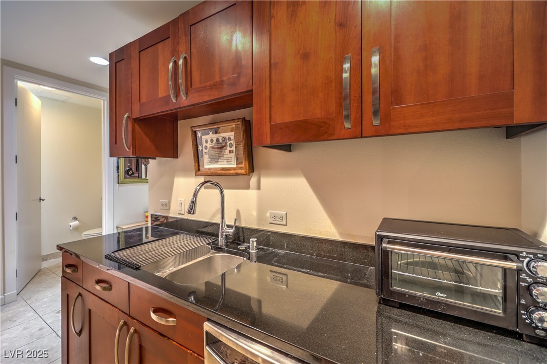 4525 Dean Martin Drive 802 Las Vegas NV 89103